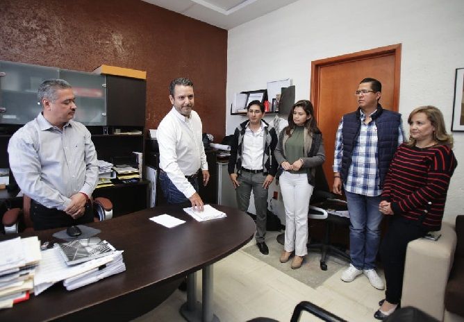 Más de 95 millones 40 mil pesos es el monto de los aguinaldos, el cual después de quince años -la última vez en 2005-, se entrega antes del 20 de diciembre en un depósito único, como marca la ley, lo cual no ocurría desde la administración del presidente Jesús Giles Sánchez, agregó