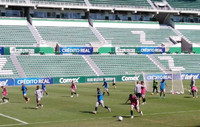De cara a su debut, este sábado, en el Estadio Agustín “Coruco” Díaz los Cañeros reciben a los Toros del Celaya, por ello trabajaron fuerte en la semana y ahora con un ligero trabajo cierran filas para su juego en casa