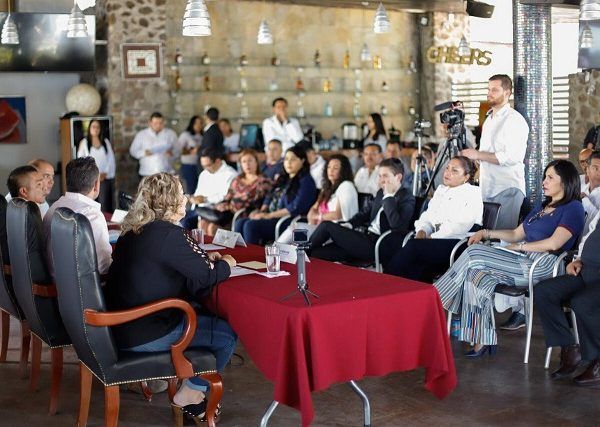 Nuestra responsabilidad como legisladores es trabajar en una agenda socialmente correcta, porque fue para lo que fuimos elegidos, somos la voz de nuestros ciudadanos y debemos de cumplir con el compromiso adquirido