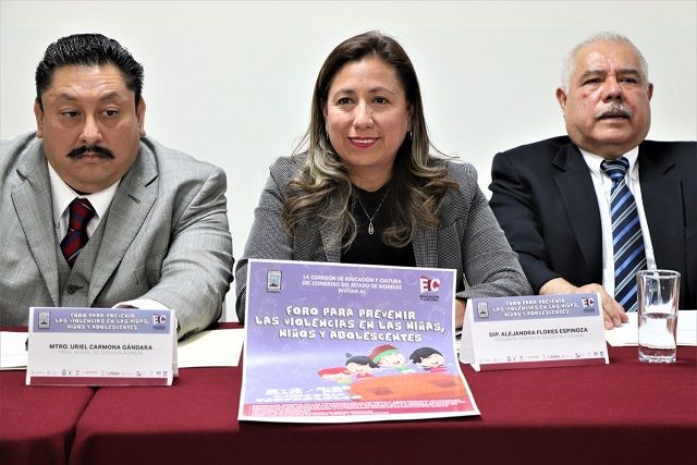 Destacó que la realización de este foro “es resultado de una serie de mesas de trabajo que fueron construyendo este esfuerzo que se enriqueció y creció de manera inusual, gracias al interés de cada uno de los actores que hoy se encuentran con nosotros, por aportar su esfuerzo comprometido para encontrar la manera más adecuada de prevenir las violencias que viven las niñas, niños y adolescentes en las comunidades escolares de nuestro estado”