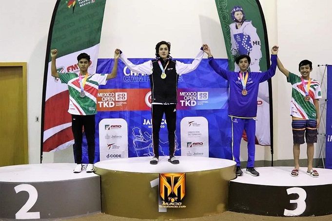 El seleccionado nacional juvenil participó en la categoría Junior -45 kilogramos, siendo un total de diez los competidores en su categoría, sumando tres combates para quedarse con la plata