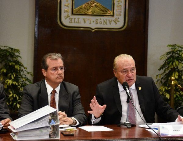 Quien prometió combatir la corrupción y meter a la cárcel al exgobernador Graco Ramírez está callado por omisión o complicidad, no lo sabemos, pero se mantiene al margen de dicho escándalo para no ser embarrado en el tema