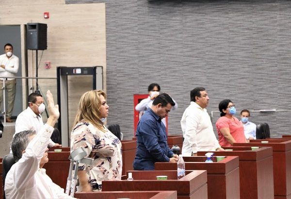 Cabe recordar que dicha minuta fue aprobada el 24 de marzo de 2020, en sesión del Pleno del Senado de la República, por 91 votos a favor, uno en contra y una abstención, de la cual se dio cuenta en el Congreso local el pasado 27 de marzo, por lo que el diputado Alfonso de Jesús Sotelo Martínez, presidente de la Mesa Directiva, instruyó turnar a la Comisión de Puntos Constitucionales y Legislación para los efectos legales conducentes