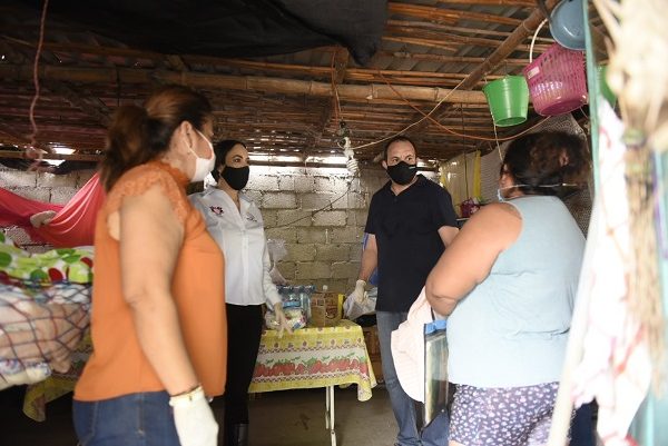 Artículos como láminas galvanizadas, dotaciones alimentarias, gel antibacterial, botellas de agua, cobertores y otros tipos de apoyos fueron entregados a las familias del municipio, siendo de gran ayuda en esta temporada de lluvias, ofreciéndoles protección y alimento a la población en situación de vulnerabilidad