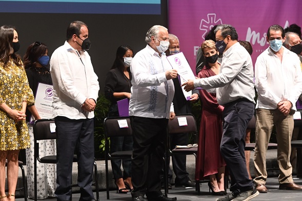 Dicho título especial, instituido desde la Secretaría de Turismo y Cultura (STyC) de Morelos, tiene el propósito de certificar la aplicación de los “Lineamientos Técnicos Específicos para la Reapertura de las Actividades Económicas” emitidos por el Gobierno Federal, en hoteles, restaurantes, balnearios, agencias de viajes y jardines de eventos sociales
