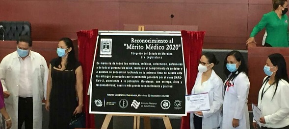 dijo que hoy más que nunca las y los ciudadanos debemos hacer conciencia sobre la enfermedad porque hay miles de vidas en riesgo ante el Covid-19, por lo que hizo un llamado a la ciudadanía a seguir las recomendaciones de higiene de manos, y acudir a la atención médica en caso de presentar algunos síntomas para evitar poner en riesgo nuestra vida y la de los demás