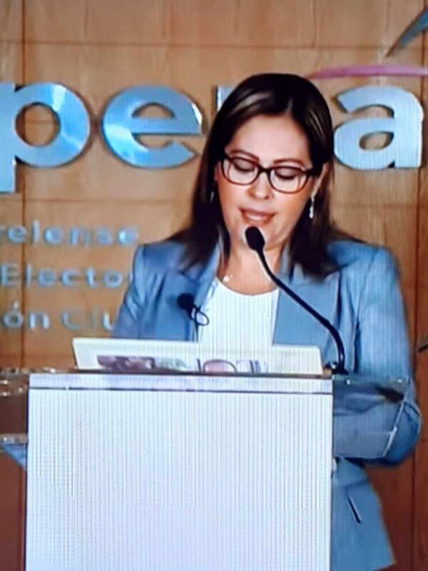 Lucía Meza Guzmán en el debate