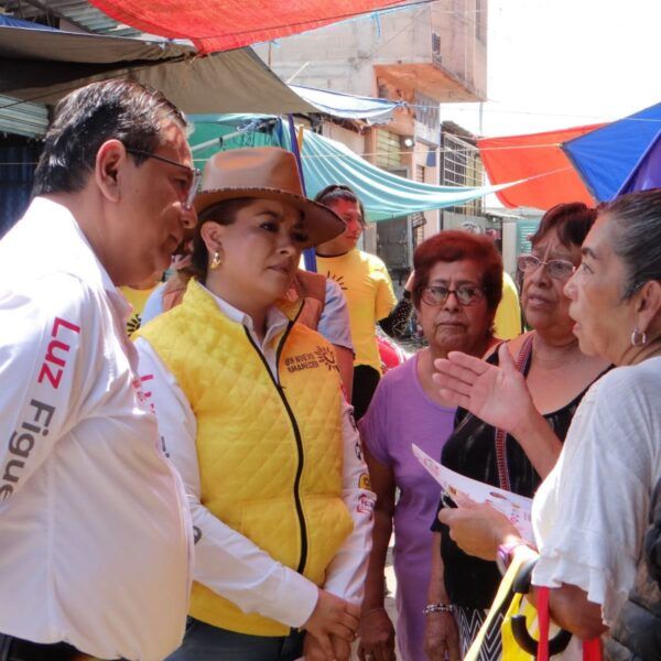 Luz Figueroa visita el Adolfo López Mateos para conocer las necesidades de los locatarios