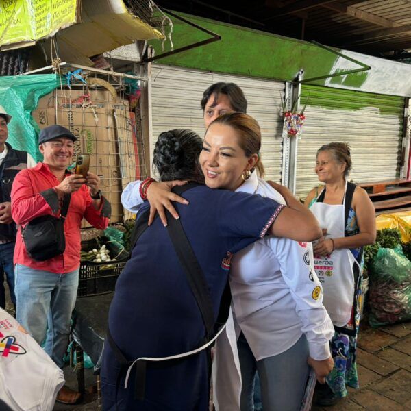 Luz Figueroa apoya al Mercado Municipal Adolfo López Mateos