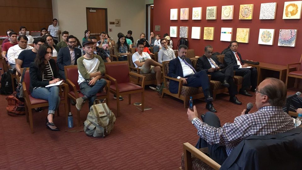 “Diálogos con México”,