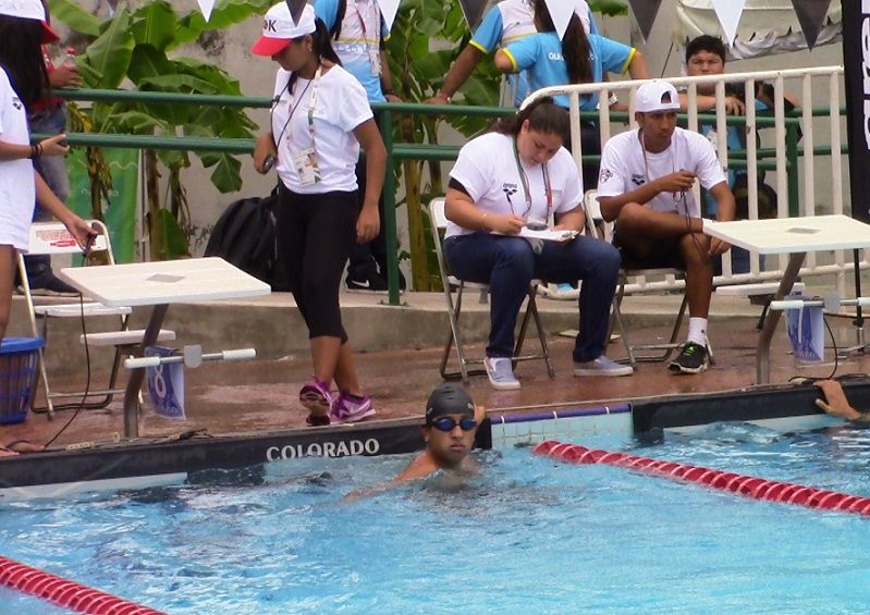 en la cuarta posición al finalizar las acciones con un tiempo de 54.46 segundos.