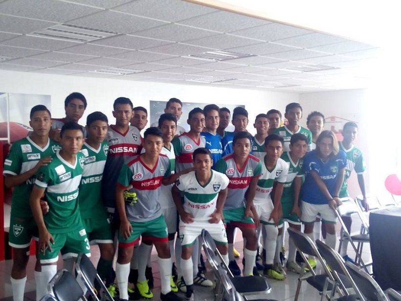 golean en la grama del Estadio Municipal de Emiliano Zapata al conjunto del Acapulco F.C