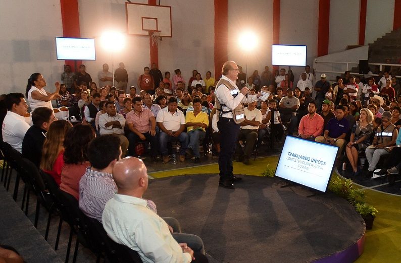 reconoció la labor del diputado Julio Espín Navarrete y Dulce Margarita Medina Quintanilla, alcaldesa de Puente de Ixtla