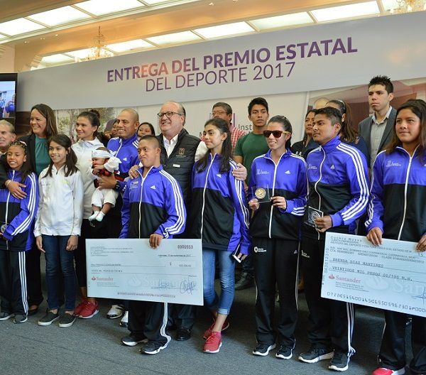 La entrega fue en Casa Morelos, en el centro de la capital morelense,