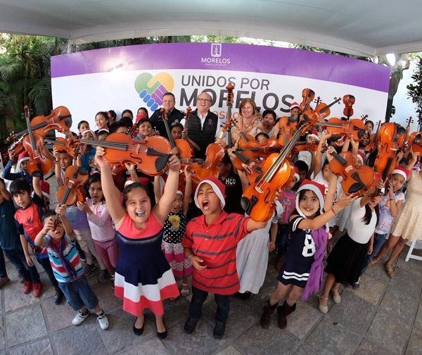 anunció Elena Cepeda, presidenta del Sistema DIF Morelos, al entregar a 130 instrumentos musicales, que fueron adquiridos en Estados Unidos