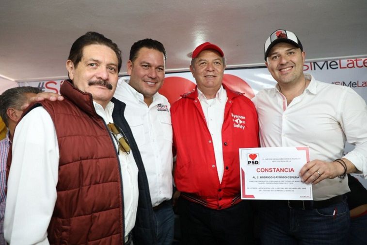 sus documentos en donde fue recibido por su presidente, Eduardo Bordonave, quien reconoció el liderazgo, trabajo y compromiso del perredista