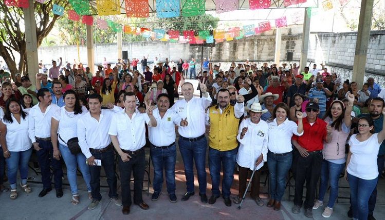 la Beca Salario ayuda a 120 mil estudiantes a continuar en las aulas