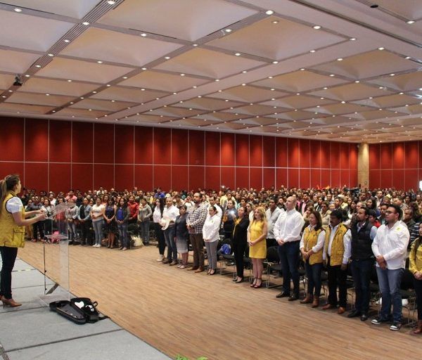 El PRD está más fuerte que nunca y comprometido con la sociedad, afirmó la presidenta estatal del Sol Azteca, Hortencia Figueroa Peralta