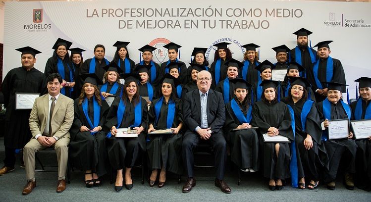 integrantes del Sindicato Único de Trabajadores del Poder Ejecutivo y Entidades Paraestatales del Estado de Morelos (SUTPEEPEMOR)