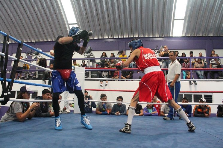 Los guerreros morelenses se fajaron en el ring para superar a sus rivales en ocasión; fueron más de 60 los peleadores que llegaron en busca del triunfo