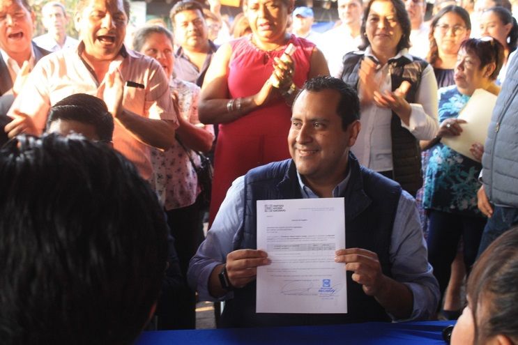 el diputado federal Javier Bolaños expresó que el país requiere gente comprometida y hoy Beto Mojica es el correcto abanderado para refrendar la posición de trabajar