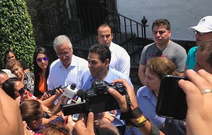 el presidente estatal de Nueva Alianza, Javier Bahena Cárdenas, desmintió a su candidato y puso en claro que desconocen quién es el responsable del atentado que sufrieron las oficinas que albergan a la dirigencia estatal