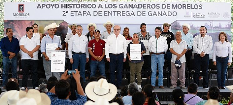 El Crédito a la Palabra no existe en ningún otro estado, lo han quitado y nosotros lo mantenemos" sin el cobro de intereses a los beneficiarios y el 97 por ciento han cumplido con el pago. "Aquí en Morelos honramos la palabra, la palabra que dan las mujeres y los hombres se cumple”