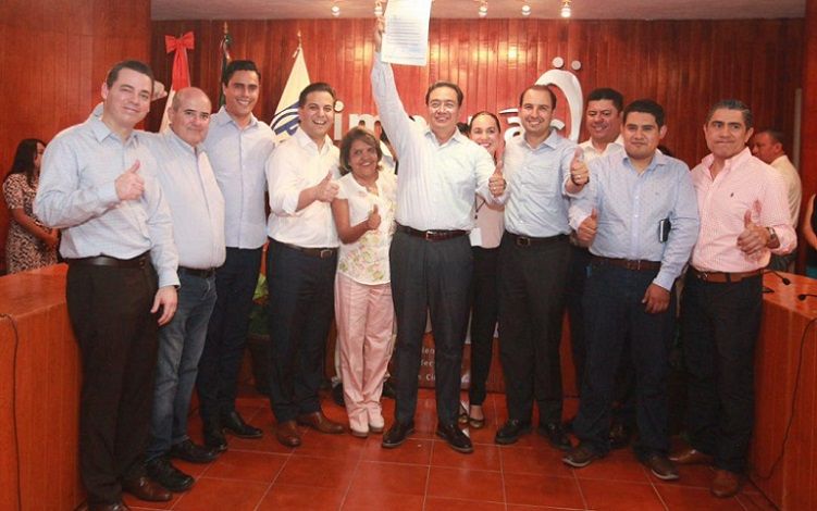 presidente nacional del Acción Nacional, Gabriel Cepeda Vidales, y coordinador de los diputados federales, Marco Cortés; y los dirigentes estatales del PAN, Juan Carlos Martínez Terrazas, y de MC, Jessica Ortega de la Cruz