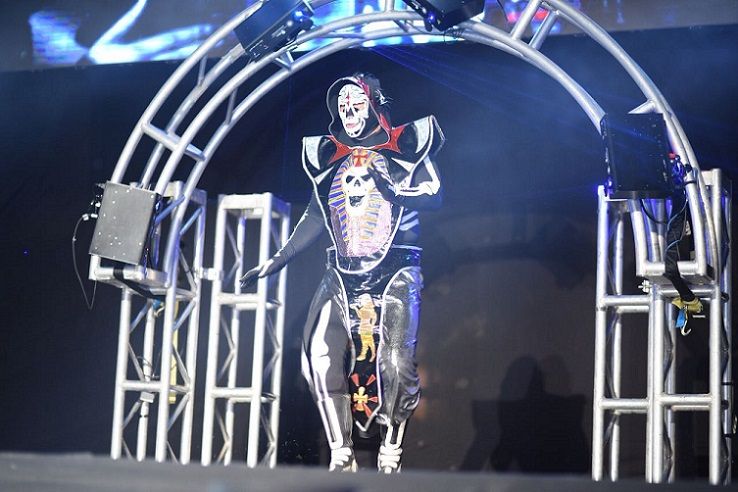 Niñas, niños, jóvenes y adultos se dieron cita en la Unidad Deportiva Miraval en una función completamente gratis. La chamacada lució máscaras de reconocidos luchadores y en compañía de sus papás y familiares, disfrutaron del espectáculo al ser testigos del triunfo de Pagano y La Parka, quienes hicieron una excelente lucha y derrotaron Hijo de Dr. Wagner Jr. y Dave The Clown