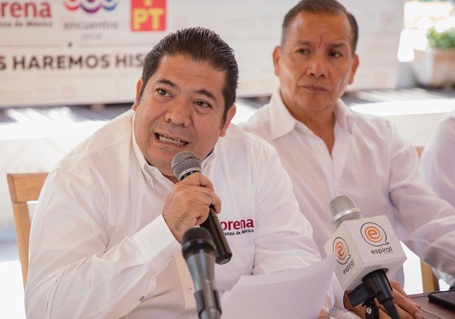 Estuvieron acompañados por los dirigentes de los partidos Movimiento de Regeneración Nacional (Morena) Morelos, Gerardo Albarrán Cruz, y Encuentro Social (PES), José Luis Gómez Borbolla