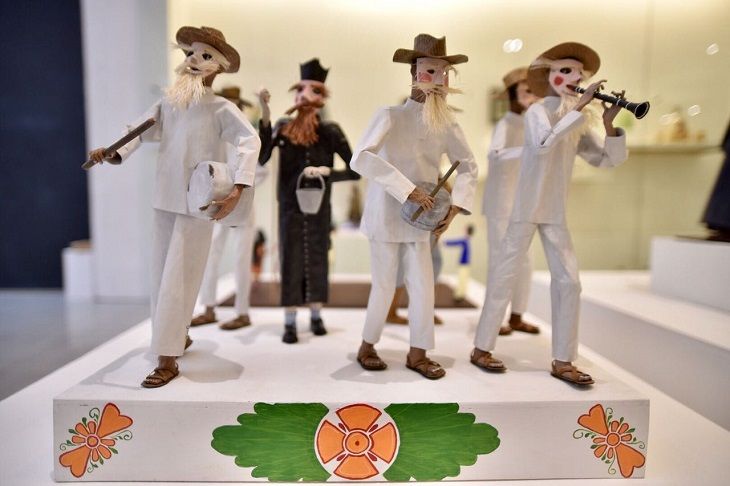 Cristina Faesler, secretaria de Cultura y José Valtierra, director de Museos explicaron, durante el recorrido, que este recinto concentra el talento de manos morelenses que expresan la identidad del estado