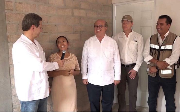 El programa Unidos por Morelos y las fundaciones Azteca y Échale a tu Casa entregaron 72 viviendas a familias de la comunidad de Valle de Vázquez, en el municipio de Tlaquiltenango, que perdieron su patrimonio durante el sismo del pasado 19 de septiembre