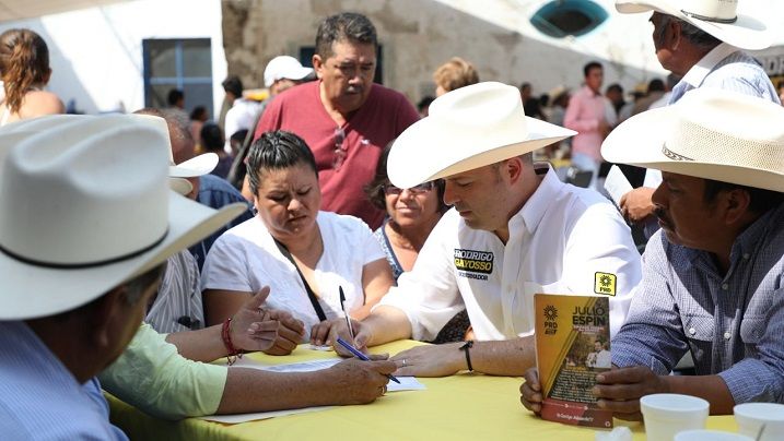Se reunió con productores de arroz del municipio de Jojutla, en donde reconoció la importancia a nivel nacional e internacional de este producto, por lo que aseguró que es necesario aumentar los apoyos al campo morelense