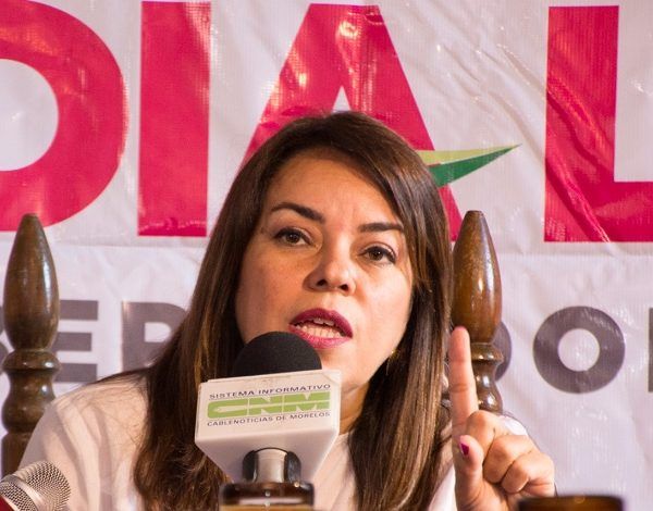Las mujeres en general vivimos diferentes tipos de violencia, somos un estado con problemas graves de feminicidios, de mujeres, sobre todo adolescentes desaparecidas, mujeres madres solteras que tienen que experimentar insufribles condiciones laborales y aun así hacer frente a los retos para traer el sustento a sus casas. Para todas ellas el día de hoy presento las siguientes propuestas
