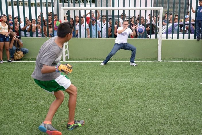 Al sostener una reunión con ejidatarios de Xochitepec, Coatetelco y Coatlán del Río, aseveró que la gente necesita semillas y fertilizantes para ser más competitivos, por lo que ésta será una de sus prioridades una vez que gane la elección del próximo primero de julio
