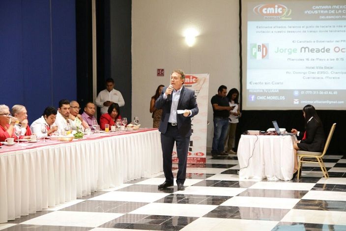 Al sostener un encuentro de trabajo con los integrantes de la delegación Morelos de la Cámara Mexicana de la Industria de la Construcción (CMIC) que encabeza Miguel Rojas, el priista resaltó la importancia de que Morelos cuente con obras de desarrollo bien planeadas a corto y mediano plazo "a fin de que la alternancia no haga que se pierda lo que ya tenemos"