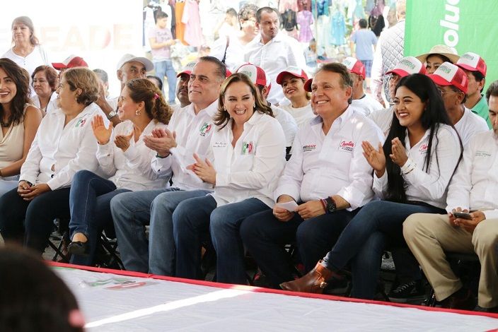 instruyó a sus simpatizantes a trabajar en unidad, a reforzar su campaña pie-tierra, convenciendo a los ciudadanos mediante un voto consiente que las propuestas del PRI son las mejores y que esto se vea reflejado en un voto “seis en línea” a favor de los candidatos del tricolor