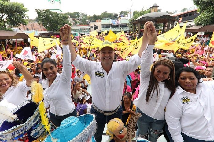 Se reunió en un evento masivo con casi 30 mil productores agrícolas de todo el estado y habitantes del municipio de Yautepec, en donde dejó en claro que la entidad es orgullosamente zapatista, por lo que se tiene que dar prioridad a la tierra