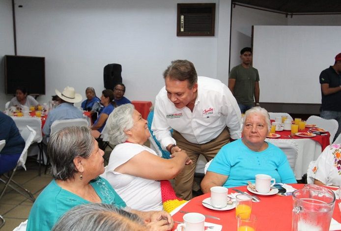 Anunció que impulsará la ampliación del número de beneficiarias del programa Prospera y la meta es pasar de las más de 80 mil familias a 160 mil. Sumado a esto, Jorge Meade indició que constituirá un fondo de apoyo financiero específico para las mujeres en las zonas de alta vulnerabilidad