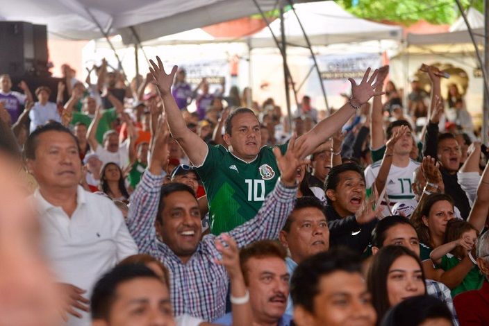Me voy contento, hicieron un gran esfuerzo, un gran esfuerzo, todos los jugadores”, expresó el ex seleccionado nacional luego de presenciar la transmisión del encuentro en el parque “Luis Donaldo Colosio”, en el que todos los pronósticos estaban en contra para México