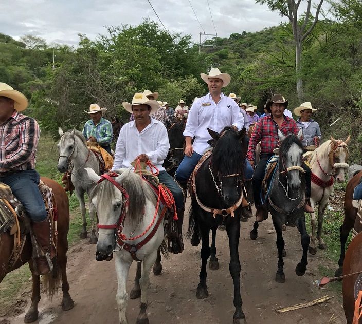 Con más de 400 jinetes, emprendió un recorrido en Ciudad Ayala, la Tierra del Jefe, que inició en el pueblo de Zacapalco y finalizó en el monumento al General Emiliano Zapata Salazar, lugar donde un 10 de abril de 1919 fue emboscado y asesinado en Chinameca