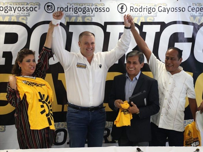 puso en claro que él es el “único candidato que representa a la verdadera izquierda, la lucha social y la construcción de una sociedad con más equidad e igualdad; y advirtió que Cuauhtémoc Blanco es el candidato de un partido que representa a la extrema derecha en nuestro país