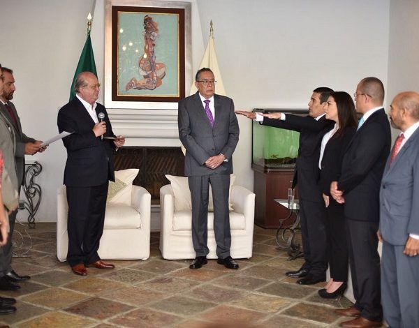 Yuriria Leticia Hernández a partir de hoy es la titular de la Notaría Pública Número 3 de la Novena Demarcación, con sede en Jiutepec; y Neftalí Tajonar es el titular de la Notaría Pública Número 5 de la Sexta Demarcación, con sede en Cuautla