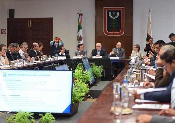 Informó que la inversión privada asciende a más de 35 mil millones de pesos y la extranjera directa acumulada es de dos mil 260 millones de dólares; y se estima que al cierre de la administración las exportaciones superen los 22 mil millones de dólares, 48% más que el sexenio anterior