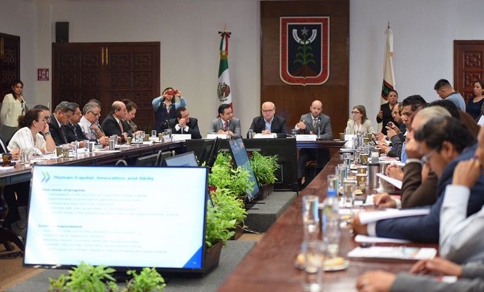 Informó que la inversión privada asciende a más de 35 mil millones de pesos y la extranjera directa acumulada es de dos mil 260 millones de dólares; y se estima que al cierre de la administración las exportaciones superen los 22 mil millones de dólares, 48% más que el sexenio anterior