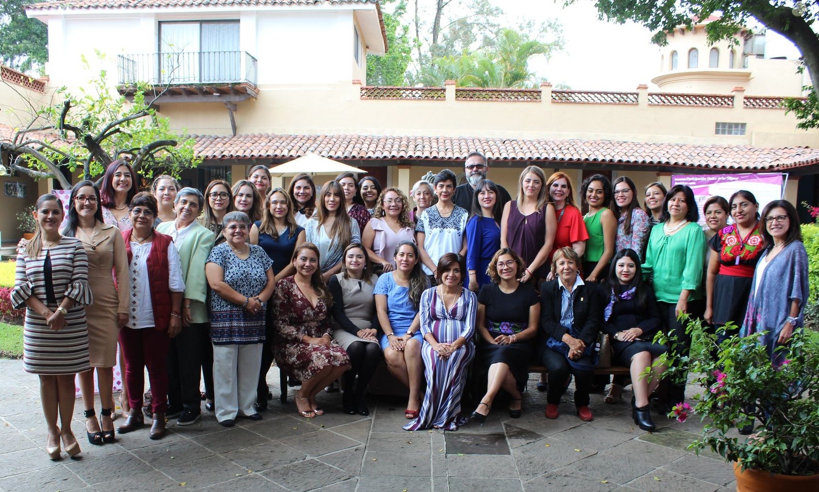 En el encuentro se analizaron los mecanismos de control, seguimiento y evaluación de la implementación de los lineamientos de la paridad, para con ello identificar de qué forma se fortalece el liderazgo político de las Mujeres, su derecho a la participación en los espacios de toma de decisiones