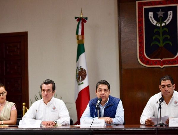 Informó que se tiene prevista la realización de nueve macro simulacros de evacuación por sismo, en el que participan todas las instituciones de los gobiernos Federal y Estatal, universidades y escuelas de nivel básico (públicas y privadas), parques industriales y corredores comerciales; y los 33 ayuntamientos