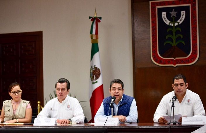 Informó que se tiene prevista la realización de nueve macro simulacros de evacuación por sismo, en el que participan todas las instituciones de los gobiernos Federal y Estatal, universidades y escuelas de nivel básico (públicas y privadas), parques industriales y corredores comerciales; y los 33 ayuntamientos