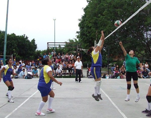 Para la pelea por el tercer lugar, en punto de las 17:00 horas en la cancha uno, el representativo de la Estación enfrentará a su similar de Maléficas, en duelo correspondiente al grupo "B"; la balanza luce bastante equilibrada y no hay un favorito claro frente a la red, por lo que los errores se pueden pagar caros