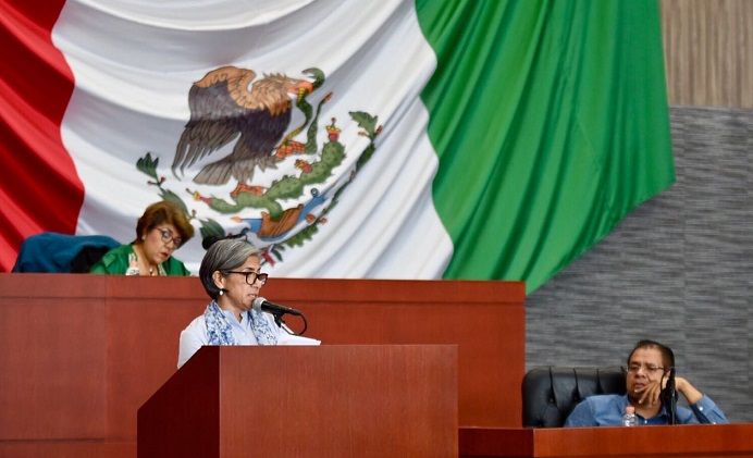 Así lo informó Patricia Izquierdo Medina, Secretaria de Obras Públicas, quien en cumplimiento a la Constitución Política de Morelos, acudió al Congreso del Estado a ampliar la información contenida en la glosa del sexto informe de Gobierno